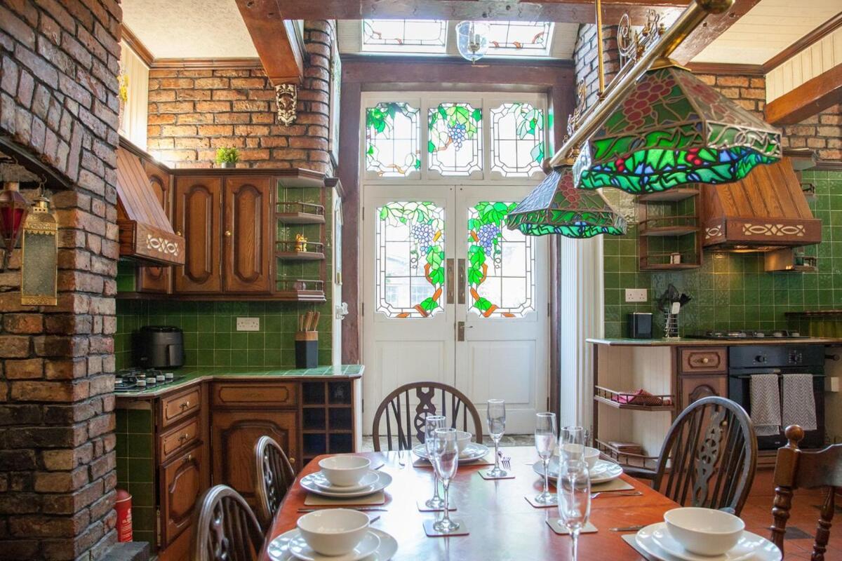 Victorian Elegance At Kingscliffe, Sleeps 17 Villa Manchester Exterior photo
